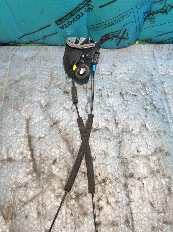 Замок двери задней правой TOYOTA Camry V55 2014-2018 2017 6905033120 2