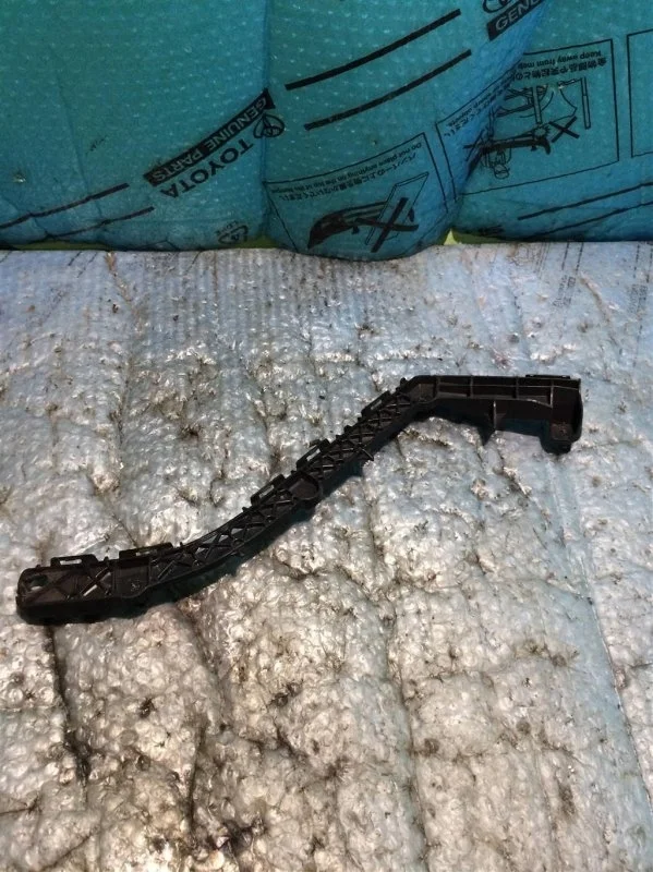 Кронштейн заднего бампера левый TOYOTA Land Cruiser (150)-Prado 2009> 5215660080