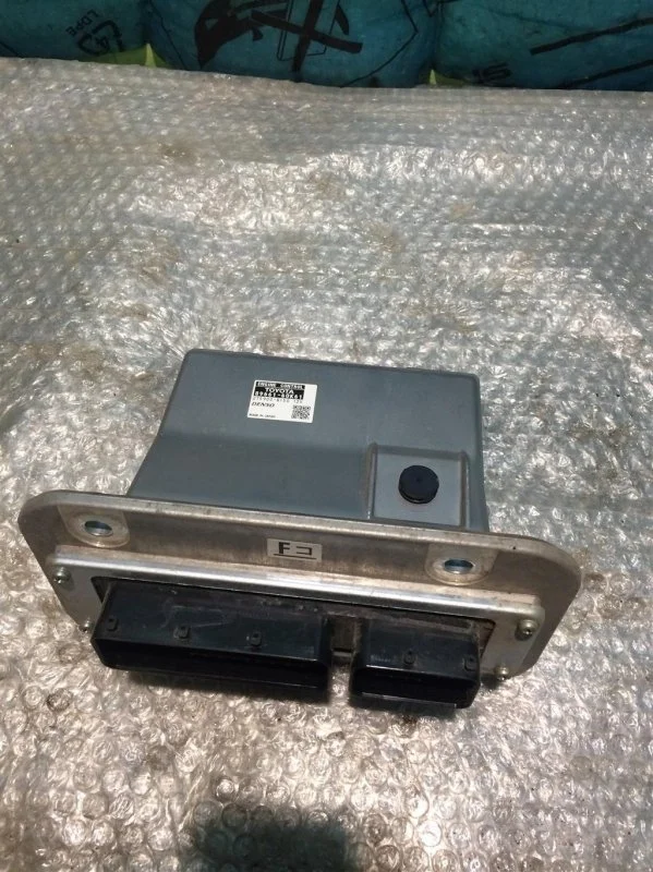 Блок управления двигателем Toyota Land Cruiser 200 2013 8966160K61 4