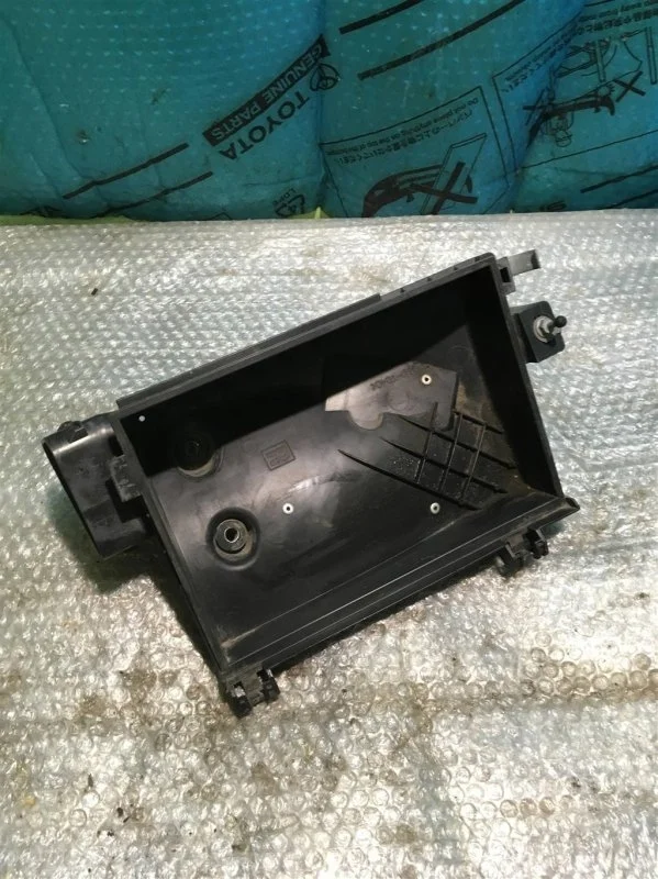 Корпус воздушного фильтра Lexus LS (USF4#) 2006-2017 1770038132