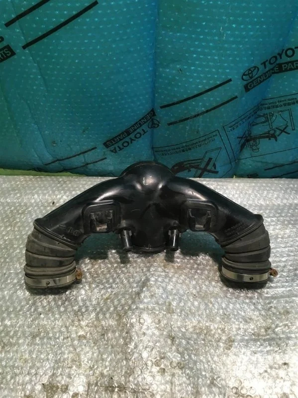 Патрубок воздушного фильтра Lexus LS (USF4#) 2006-2017 1775138011