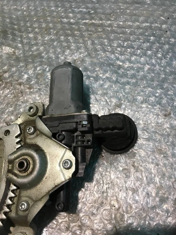 Моторчик стеклоподъемника задний левый TOYOTA RAV 4 2006-2013 8571035180