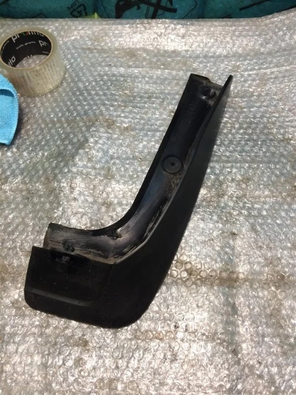 Брызговик передний правый TOYOTA Highlander III 2013> 2015 766210E010 3