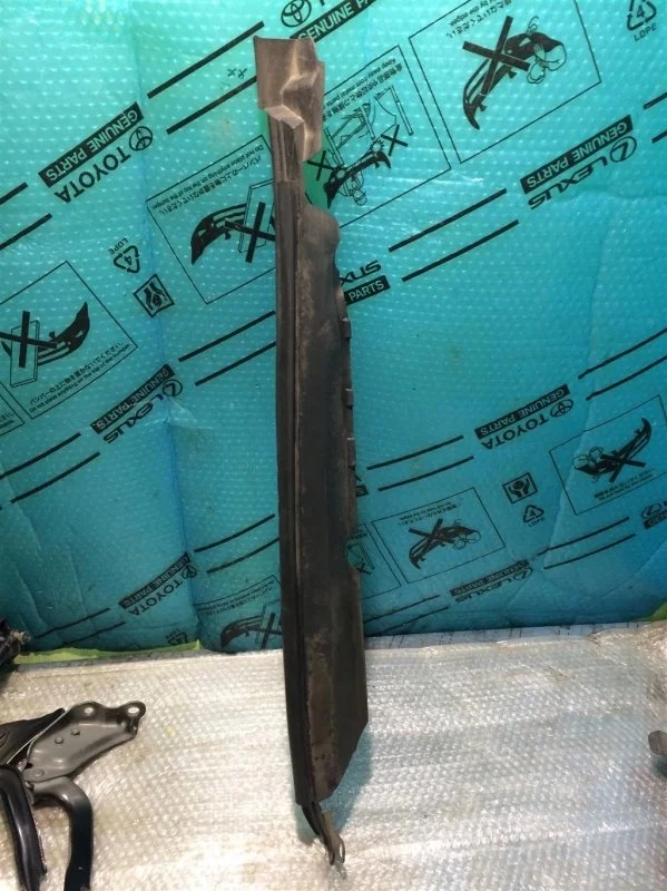 Пыльник крыла правый TOYOTA LAND CRUISER 200 5380560020