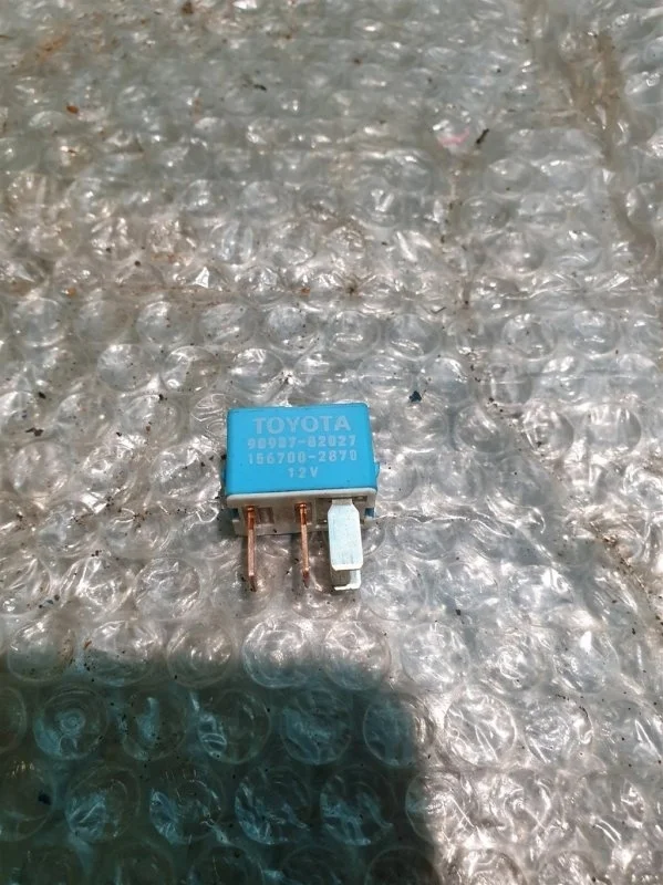 Реле Toyota Land Cruiser 200 9098702027