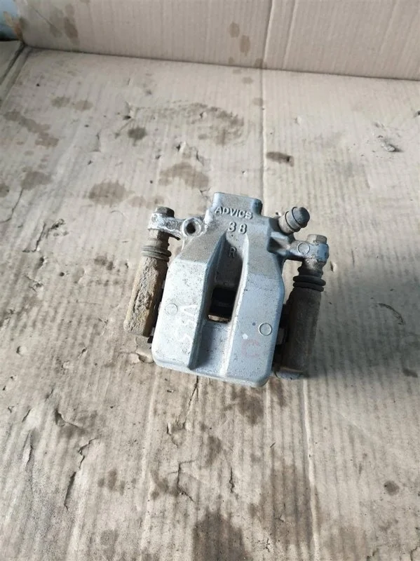 Суппорт тормозной TOYOTA Camry V55 2014-2018 2017 4783033240, задний правый