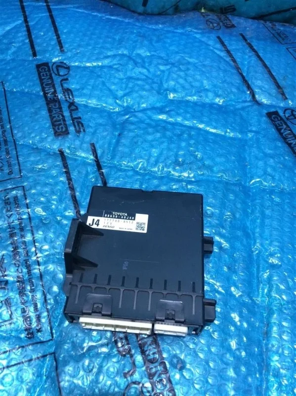 Блок управления кондиционером TOYOTA Land Cruiser 200 2012 8865060J40 4