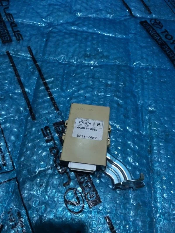 Блок управления Toyota Land Cruiser 200 2012 8911160080 4