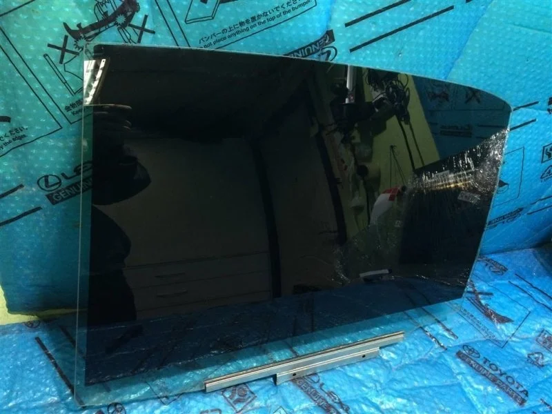 Стекло двери TOYOTA Camry V70 2018> 2020 6810406310 2, заднее левое