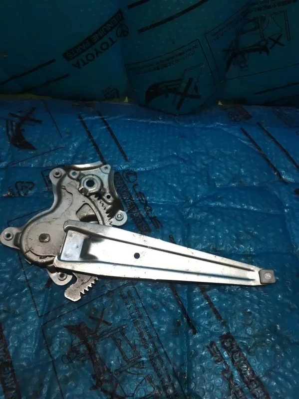 Стеклоподъемник электр. задний правый Toyota Land Cruiser 200 2012 6980335080 4