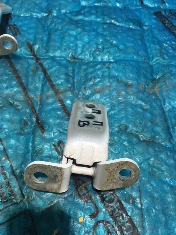 Петля двери передней правой верхняя TOYOTA RAV 4 2019> 2020 6871012150 2