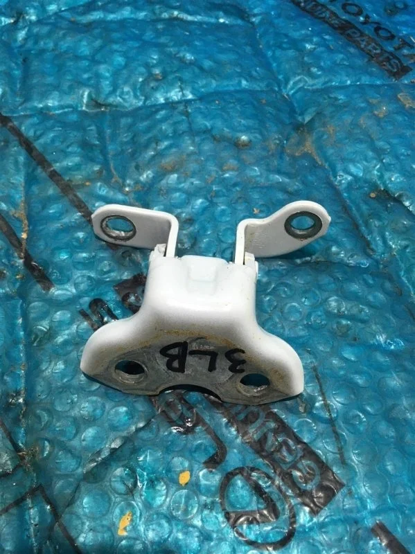 Петля двери задней левой верхняя TOYOTA RAV 4 2019> 2020 6876020122 2.5