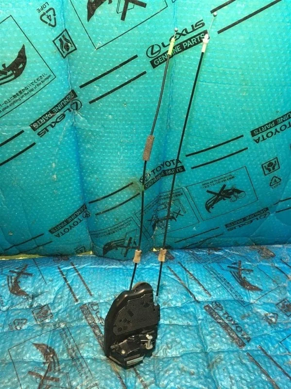 Замок двери задней правой TOYOTA RAV 4 2013> 2016 6905033120 2.0