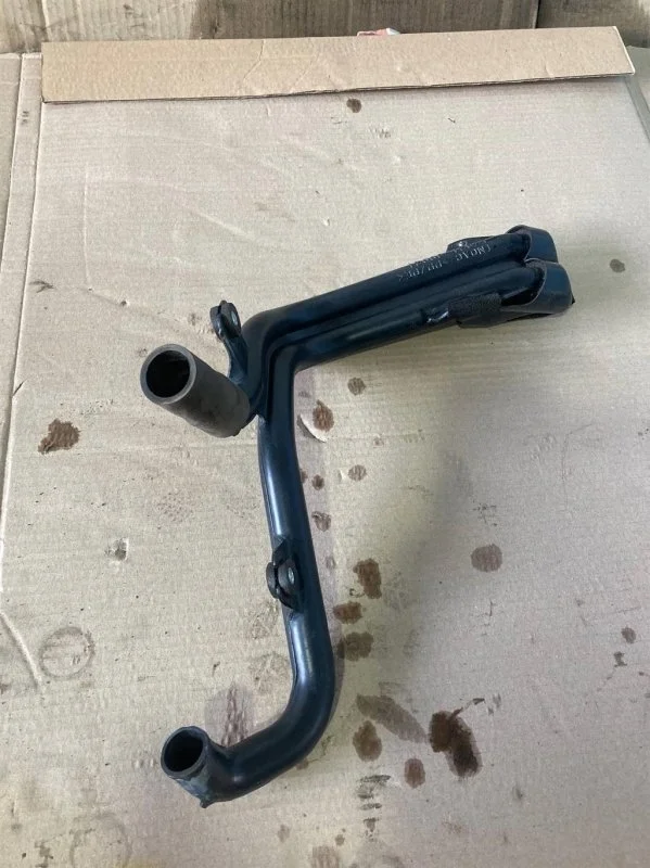 Патрубок TOYOTA LAND CRUISER 200 2012 1762138021 22