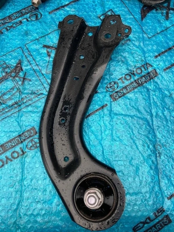 Рычаг задний продольный правый LEXUS ES 7 2018 4876033180 СЕДАН A25AFKS