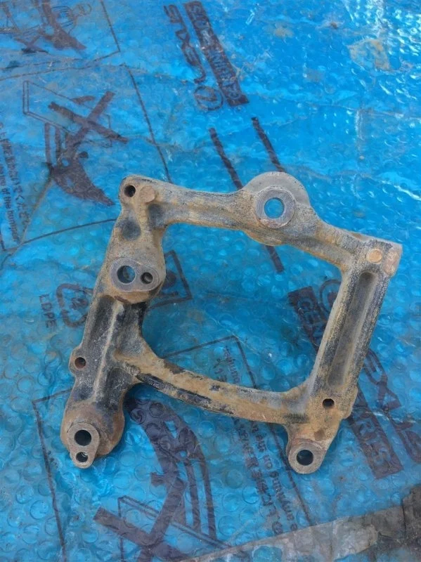 Кронштейн кондиционера LEXUS ES 6 2012 1250236010 СЕДАН 2AR-FE