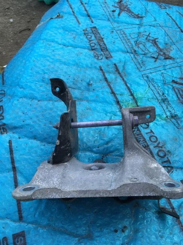 Опора двигателя левая Lexus Es 7 2018 1230425010 СЕДАН A25AFKS