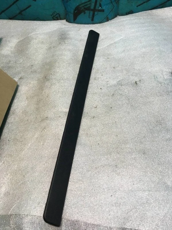 Накладка порога (внутренняя) Lexus Lx450D 2019 6791160030C0 1VD-FTV 4.5