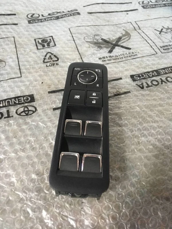Блок управления стеклоподъемниками LEXUS RX300 2019 8404048200 8AR-FTS 2.0