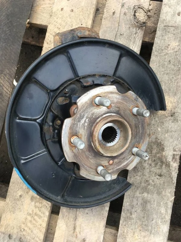 Кулак поворотный задний правый TOYOTA RAV 4 2013> 2016 4230442020 2.0