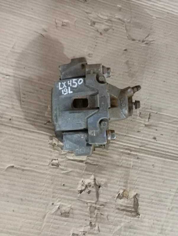Суппорт тормозной Lexus Lx450D 2019 4785060110 1VD-FTV 4.5, задний левый