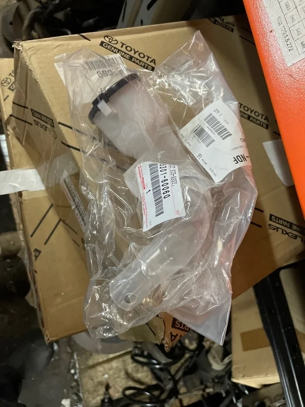 Горловина бачка омывателя TOYOTA Land Cruiser 200 2015> 8530160060