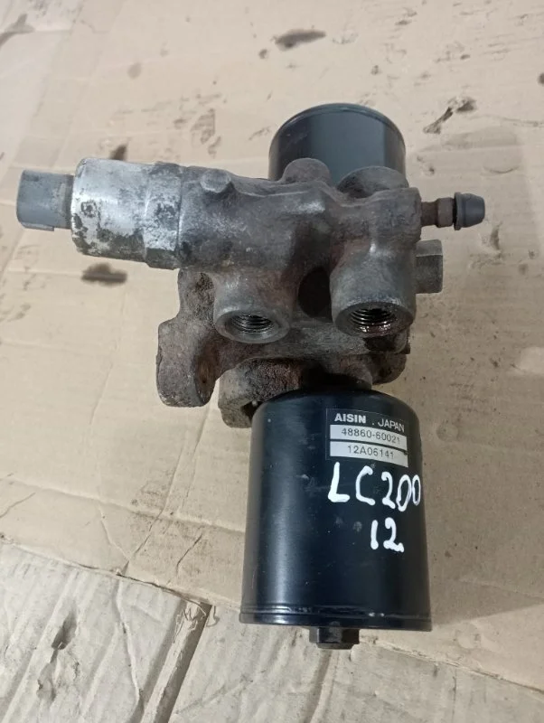 Цилиндр КДСС Toyota Land Cruiser 200 2012 4800660024 1VD-FTV 4.5