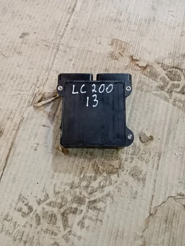 Блок управления инжектором TOYOTA LAND CRUISER 200 2013 8987171010 1VD-FTV 4.5