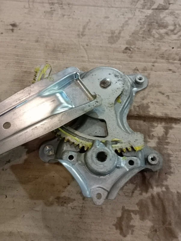 Стеклоподъемник электр. задний правый Lexus Lx450D 2015 6980335080 1VD-FTV 4.5, задний правый