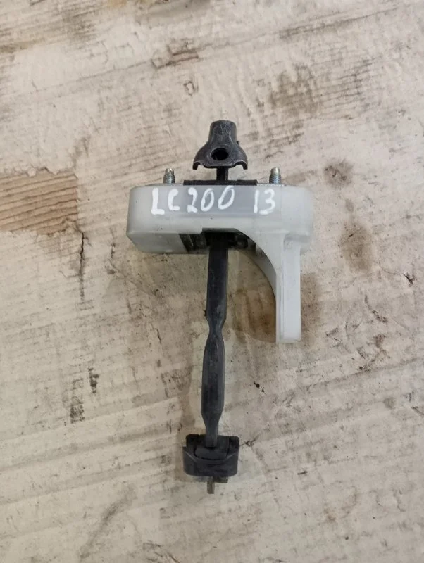 Ограничитель двери передней правой TOYOTA LAND CRUISER 200 2013 6861060131 1VD-FTV 4.5, передний правый