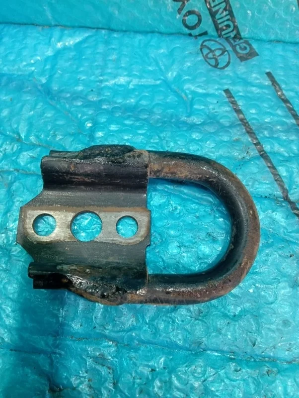 Крюк буксировочный TOYOTA LAND CRUISER 200 2020 5196060020 URJ202 4.6 1UR-FE, передний