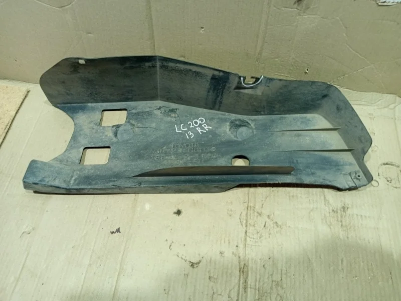 Пыльник (кузов наружные) TOYOTA LAND CRUISER 200 2013 5872360070 1VD-FTV 4.5, задний правый