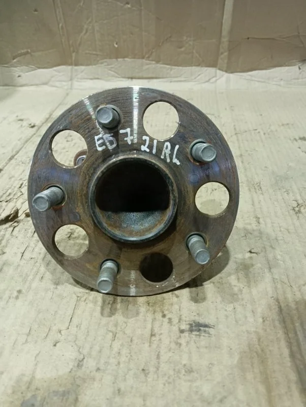 Ступица задняя LEXUS ES 7 2021 4245033080 СЕДАН 6AR-FSE, задняя левая