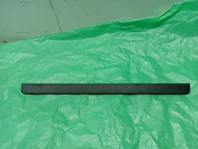 Накладка порога (внутренняя) Toyota Land Cruiser 200 2013 6791160030C0 URJ200 4.5 1VD-FTV, передняя