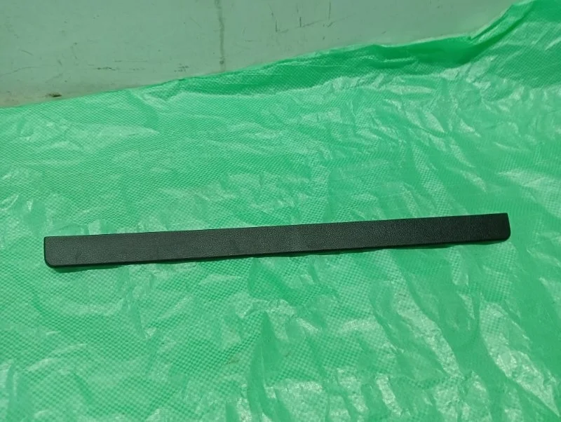 Накладка порога (внутренняя) Toyota Land Cruiser 200 2013 6791160030C0 URJ200 4.5 1VD-FTV, передняя