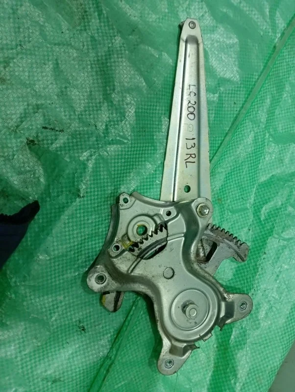 Стеклоподъемник электр. задний левый TOYOTA LAND CRUISER 200 2013 6980435080 URJ200 4.5 1VD-FTV, задний левый