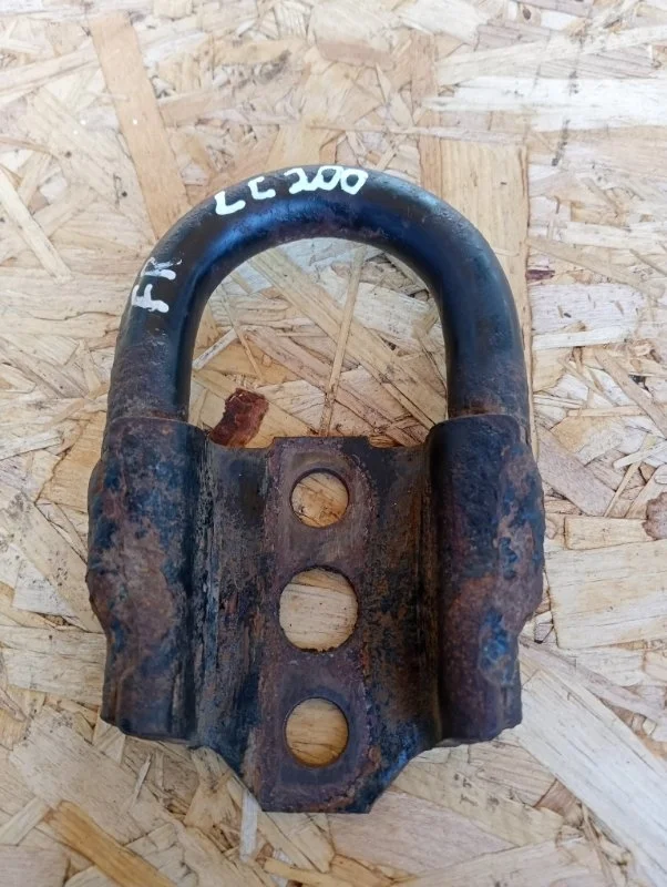 Крюк буксировочный TOYOTA LAND CRUISER 200 2013 5196060020 URJ200 4.5 1VD-FTV, передний