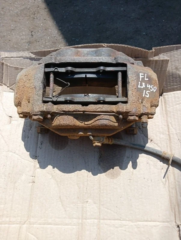 Суппорт тормозной Lexus Lx450D 2015 4775060320 1VD-FTV 4.5, передний левый