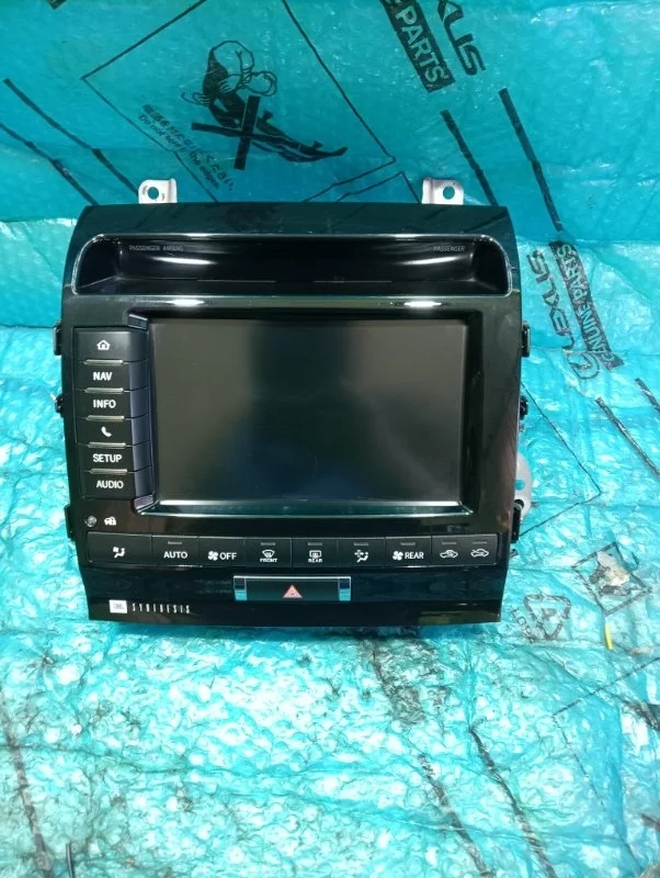 Магнитола TOYOTA LAND CRUISER 200 2013 8611060110 URJ200 4.5 1VD-FTV