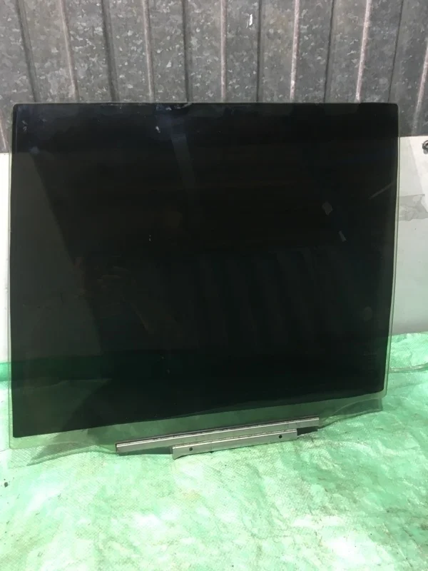 Стекло двери задней левой Lexus Lx570 2016 6811460331 URJ200 3UR-FE 5.7, заднее левое