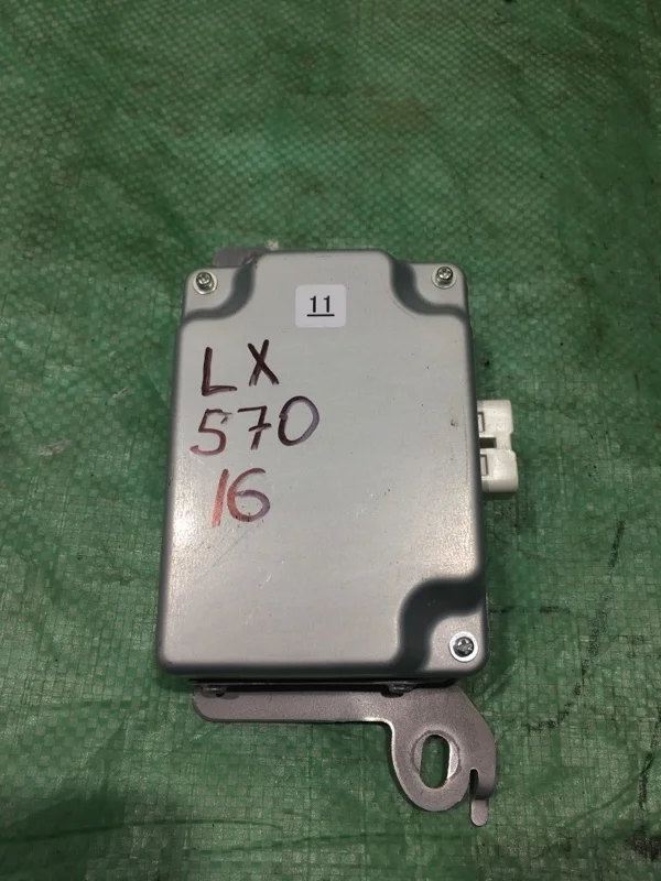 Блок управления LEXUS LX570 2016 8621060151 URJ200 3UR-FE 5.7