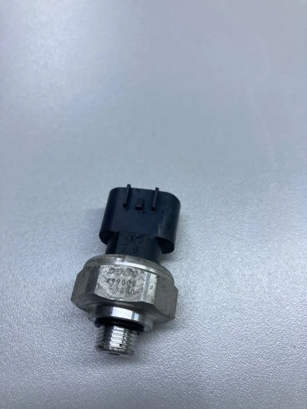 Датчик кондиционера Toyota Land Cruiser 200 8871933020