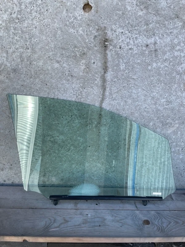 Стекло двери передней левой LEXUS RX300 2019 6810248172 8AR-FTS 2.0, переднее левое