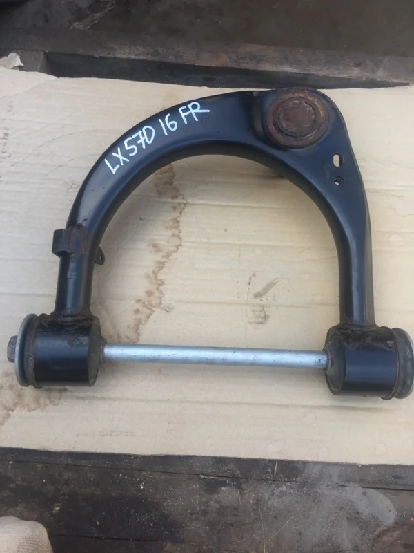 Рычаг передний верхний правый Lexus Lx570 2016 4861060060 URJ200 3UR-FE 5.7, передний правый