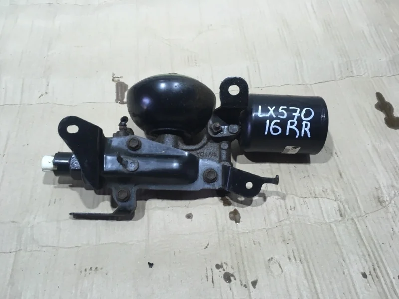 Клапан гидроподвески LEXUS LX570 2016 4803060010 URJ200 3UR-FE 5.7, задний правый