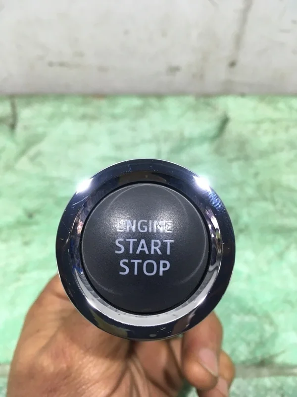 Кнопка запуска двигателя TOYOTA LAND CRUISER 200 2020 8961142012 URJ202 4.5 1VD-FTV