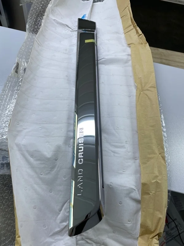 Накладка двери задней правой TOYOTA Land Cruiser 200 2015> 7507560150, задняя правая