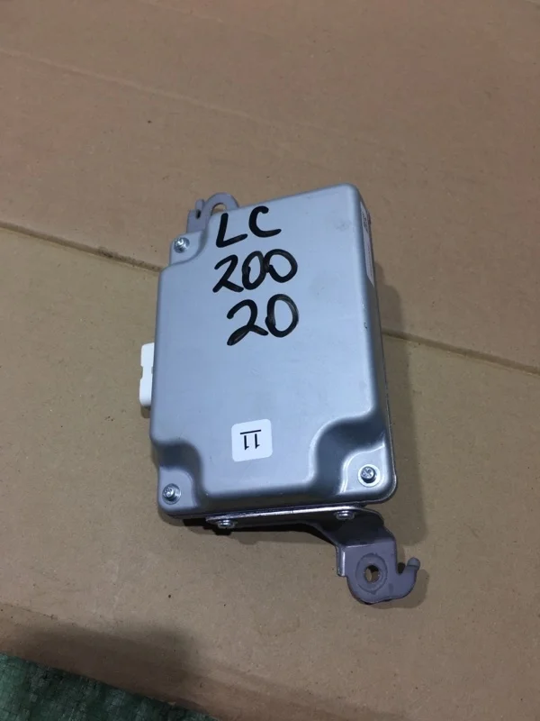 Инвертор TOYOTA LAND CRUISER 200 2020 8621060151 URJ202 4.5 1VD-FTV