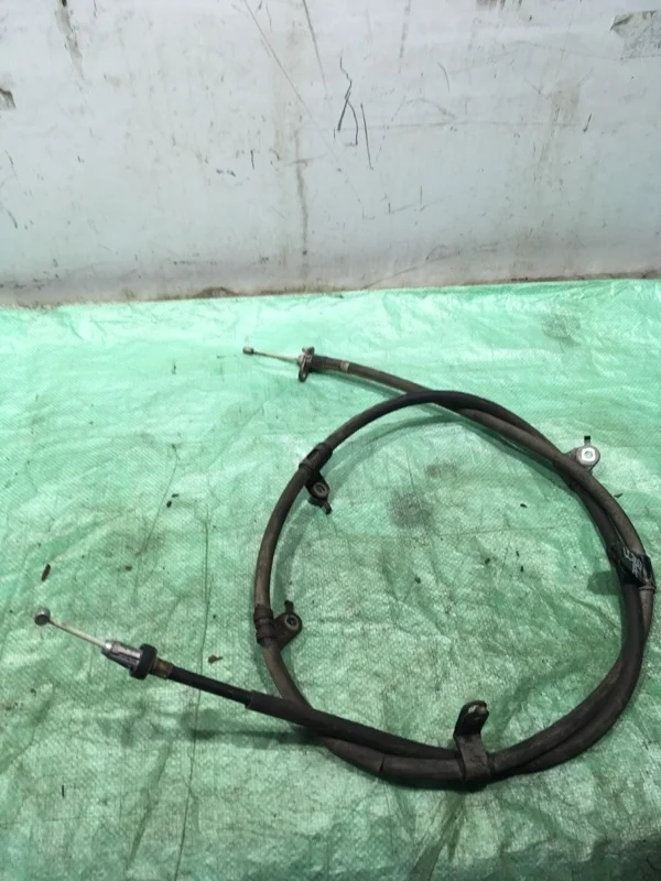 Трос стояночного тормоза правый Toyota Land Cruiser 200 2020 4642060090 URJ202 4.5 1VD-FTV, правый