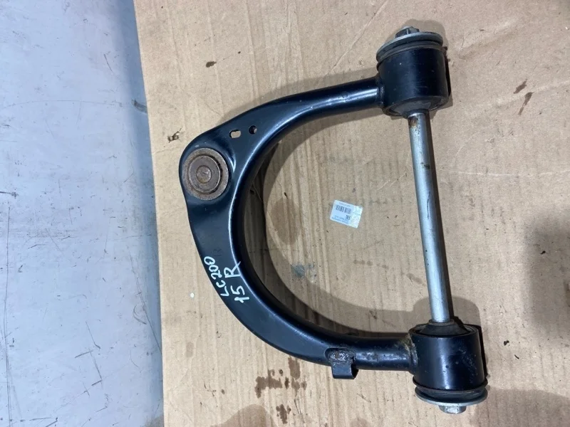 Рычаг передний верхний правый Toyota Land Cruiser 200 2015 4861060060 URJ202 4.6 1UR-FE, передний правый